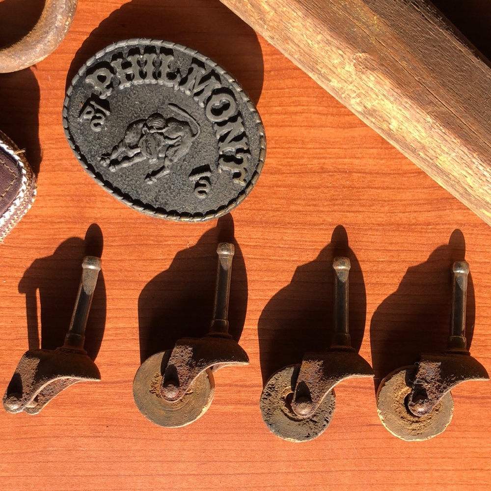 Antique Country/Western Lot-Wallet, Pulley, Horse Bridle Old Wood Factory Wheels - Picture 4 of 9